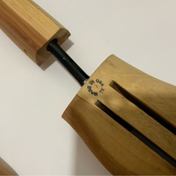 Genuine Allen Edmonds Cedar-Spring Loaded Vented Size XL Men's Shoe Tre… - Picture 5 of 6